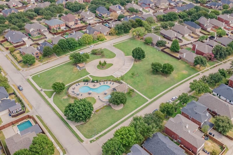 12361 Hawk Creek Drive, Frisco TX 75033 - Photo 3