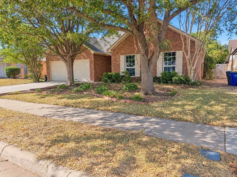 6549 Blue Grass Drive, Watauga TX 76148 - Photo 2