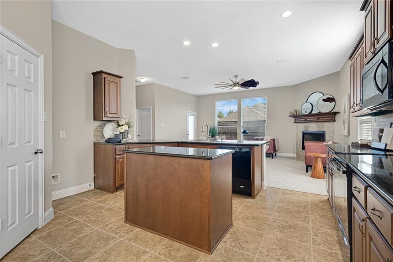 288 Hilltop Drive, Justin TX 76247 - Photo 12