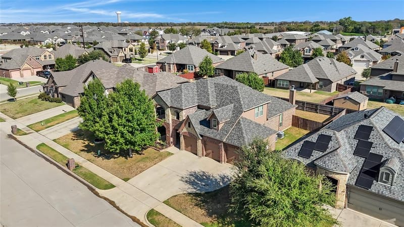 288 Hilltop Drive, Justin TX 76247