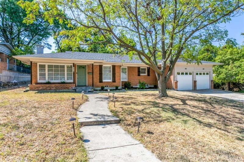 3401 Creston Avenue, Fort Worth TX 76133 - Photo 2