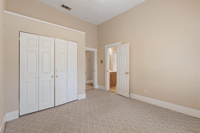 1313 N Robinson Street, Cleburne TX 76031 - Photo 22