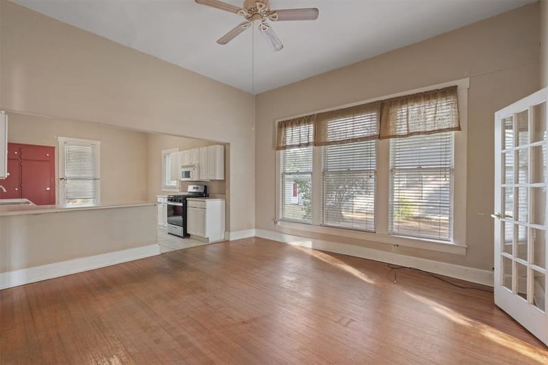 1313 N Robinson Street, Cleburne TX 76031 - Photo 7