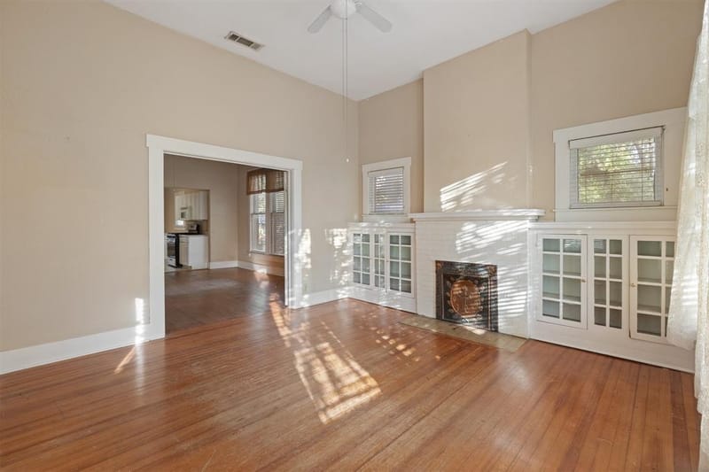 1313 N Robinson Street, Cleburne TX 76031 - Photo 3