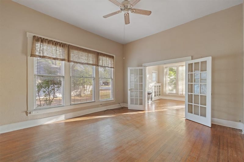 1313 N Robinson Street, Cleburne TX 76031 - Photo 5