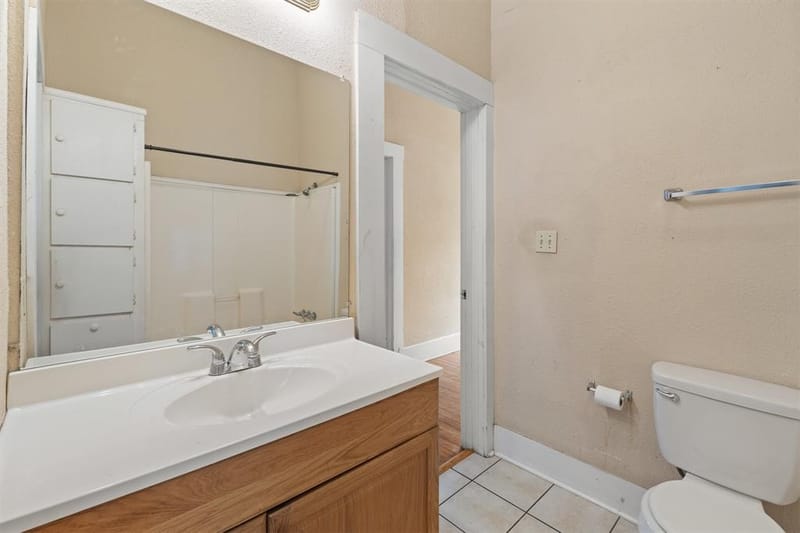 1313 N Robinson Street, Cleburne TX 76031 - Photo 20