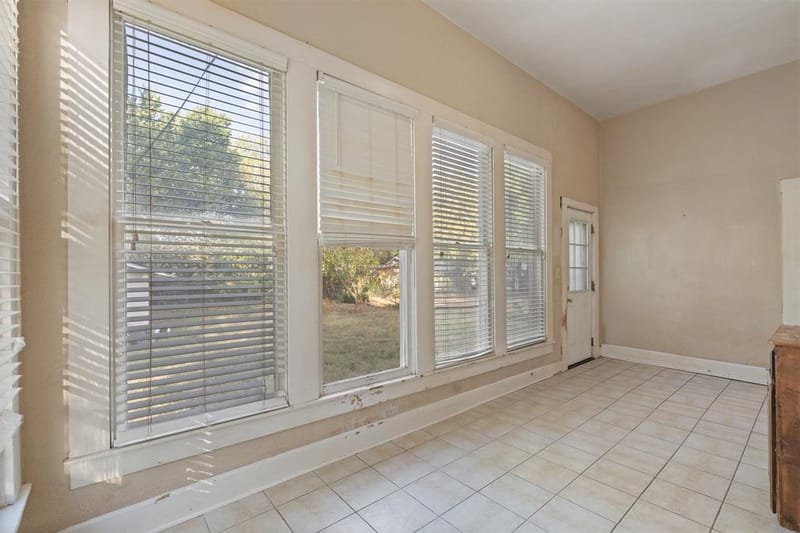 1313 N Robinson Street, Cleburne TX 76031 - Photo 24