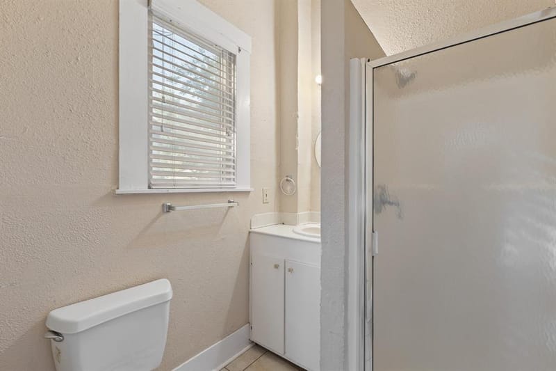 1313 N Robinson Street, Cleburne TX 76031 - Photo 18