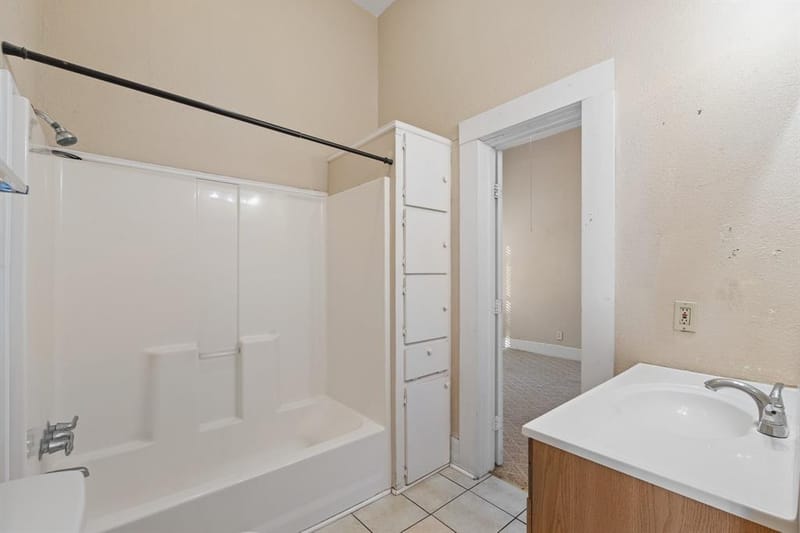 1313 N Robinson Street, Cleburne TX 76031 - Photo 19