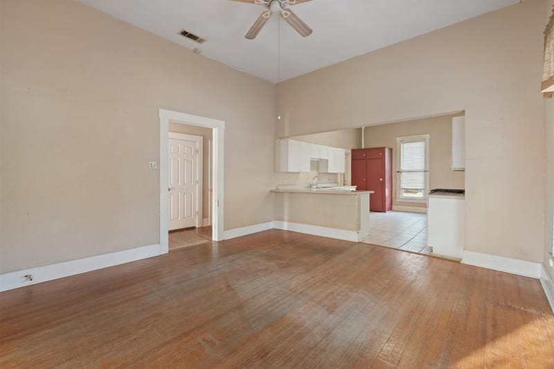 1313 N Robinson Street, Cleburne TX 76031 - Photo 8