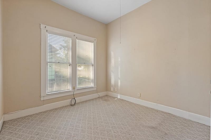1313 N Robinson Street, Cleburne TX 76031 - Photo 21