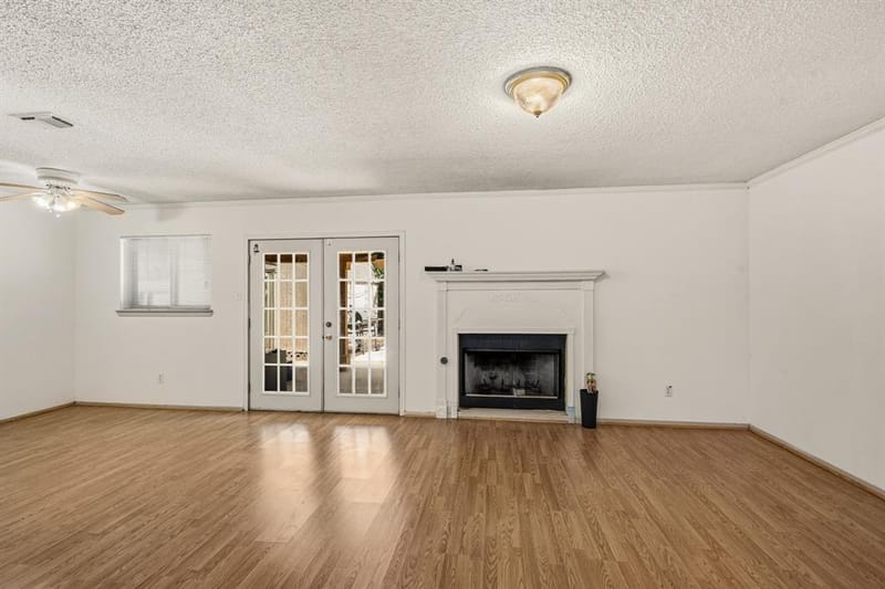 419 Buffalo Drive, Arlington TX 76013 - Photo 6