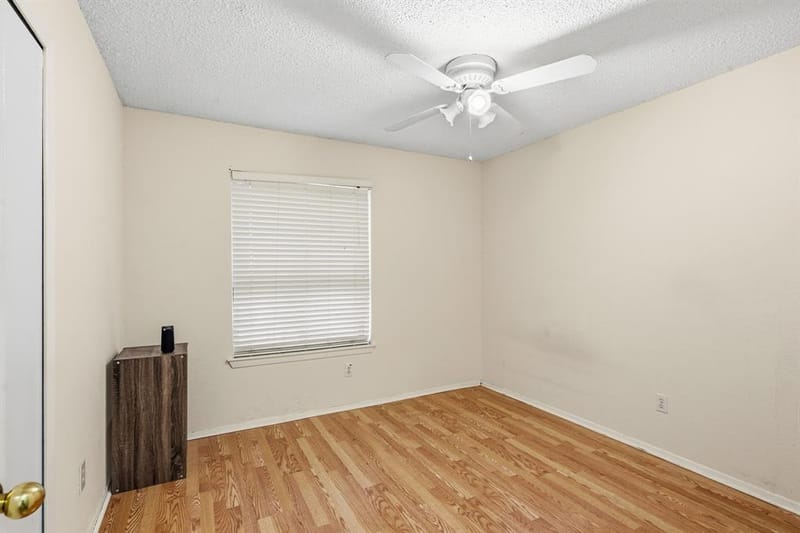 419 Buffalo Drive, Arlington TX 76013 - Photo 13