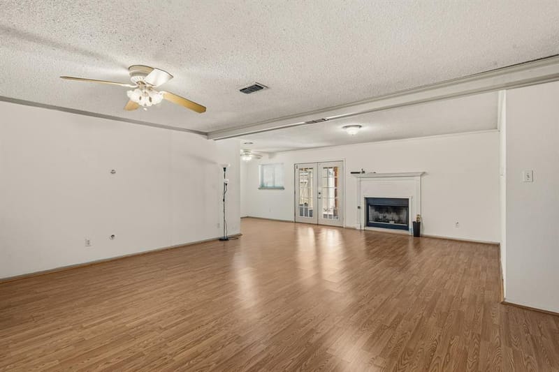 419 Buffalo Drive, Arlington TX 76013 - Photo 5