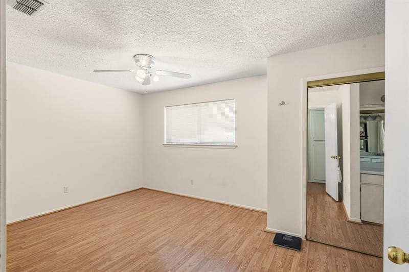 419 Buffalo Drive, Arlington TX 76013 - Photo 11