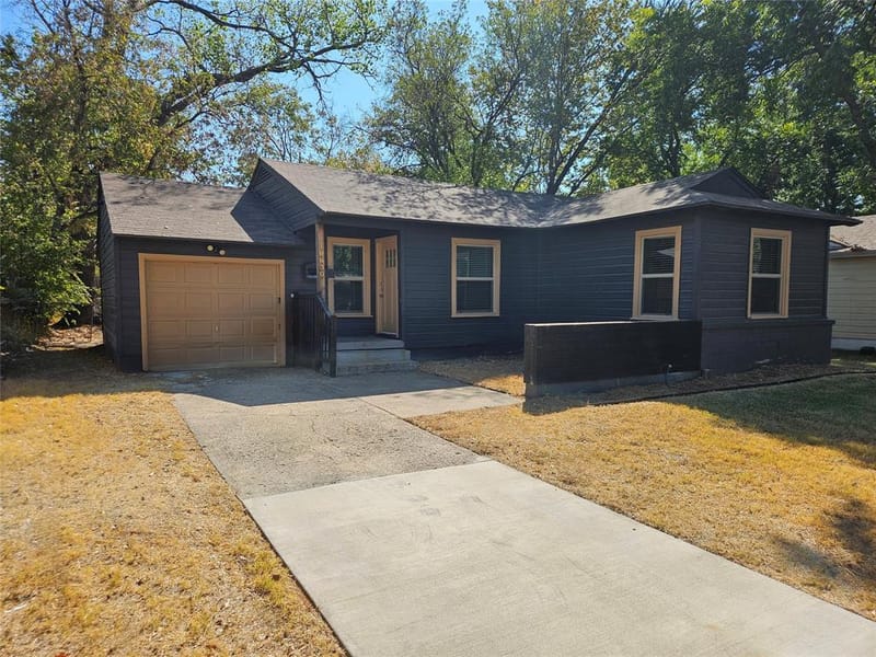10630 Newcombe Drive, Dallas TX 75228 - Photo 2