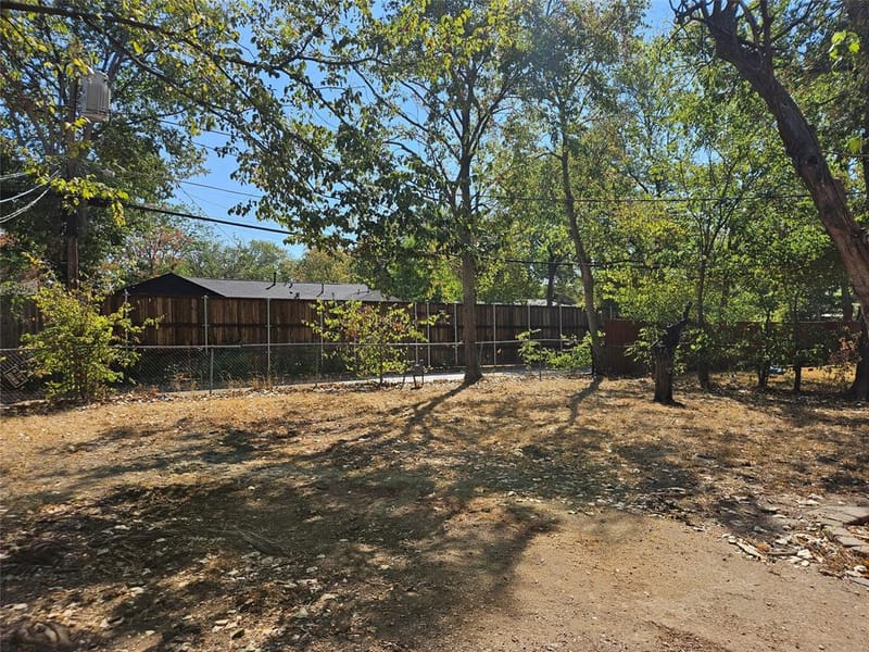 10630 Newcombe Drive, Dallas TX 75228 - Photo 17