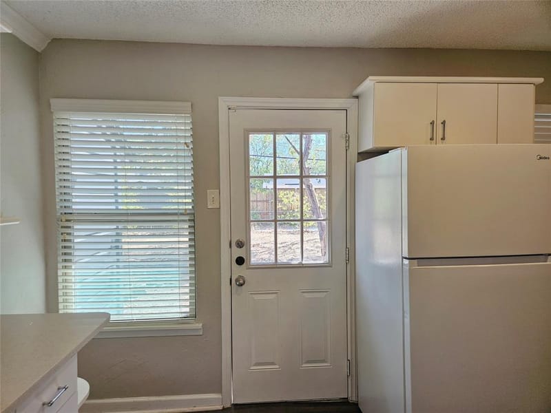 10630 Newcombe Drive, Dallas TX 75228 - Photo 9