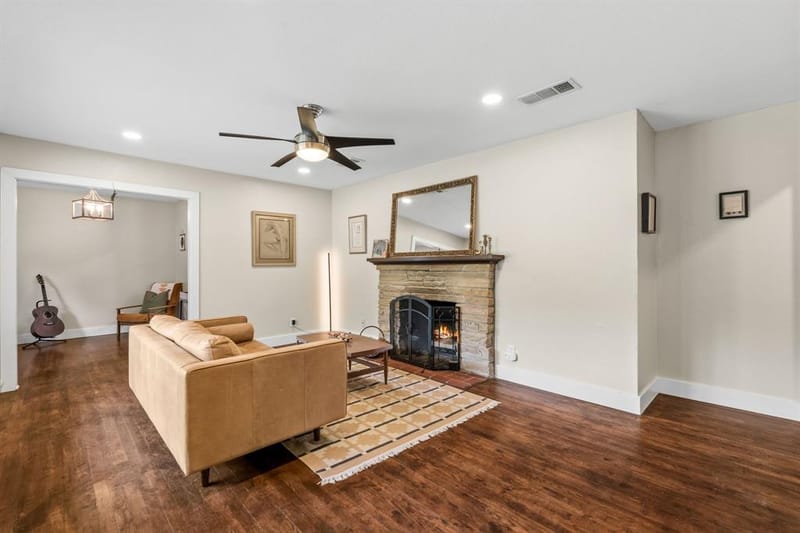 2909 Ryan Place Drive, Fort Worth TX 76110 - Photo 5