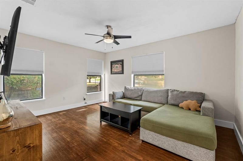 2909 Ryan Place Drive, Fort Worth TX 76110 - Photo 18