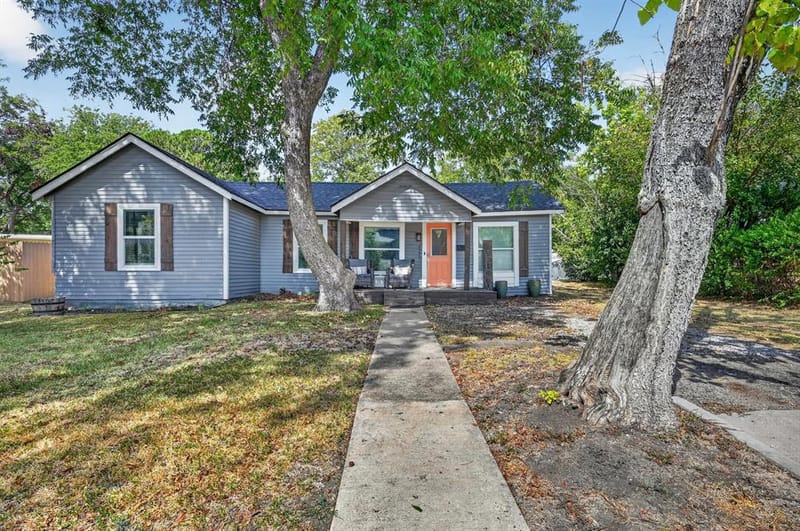 209 Cynisca Street, Waxahachie TX 75165 - Photo 4