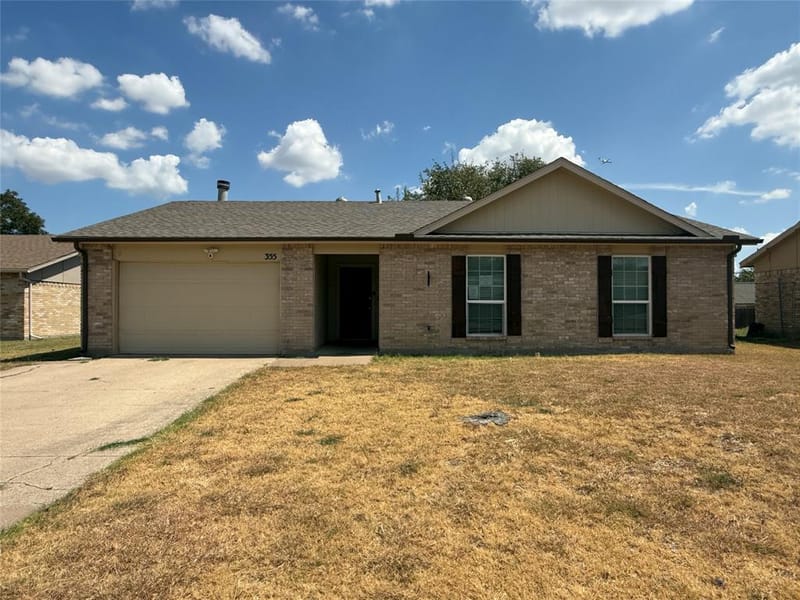 355 Ridgecrest Drive, Saginaw TX 76179