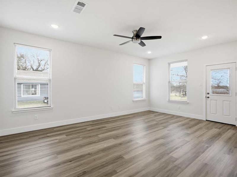 108 N Couch Street, Italy TX 76651 - Photo 9
