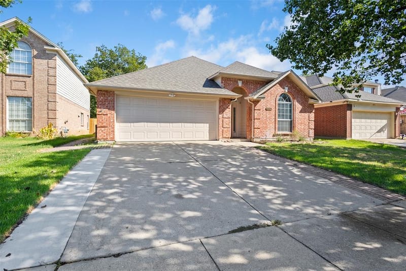 4729 Grant Park Avenue, Fort Worth TX 76137 - Photo 2