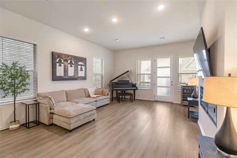 4533 Ward Street, North Richland Hills TX 76180 - Photo 5