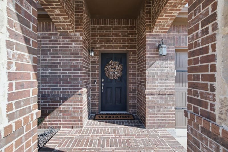 7101 Creighton Court, Fort Worth TX 76120 - Photo 4