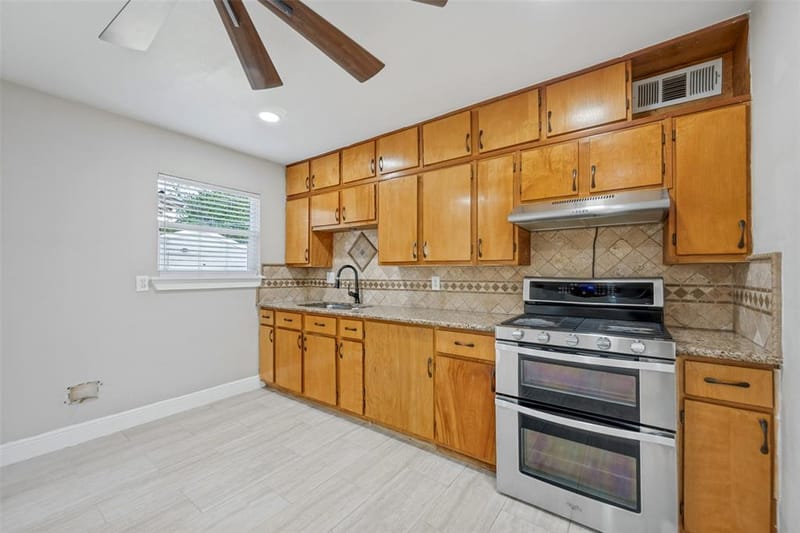 3584 Regal Road, Fort Worth TX 76111 - Photo 6