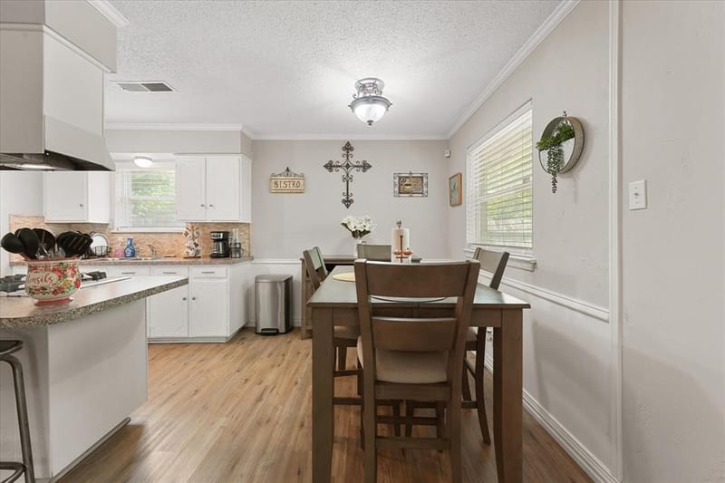 6054 Dunson Drive, Watauga TX 76148 - Photo 6