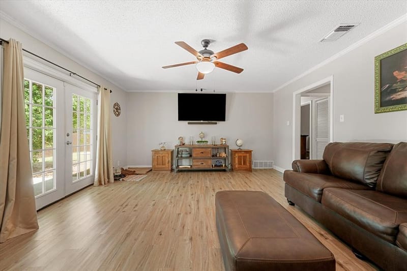 6054 Dunson Drive, Watauga TX 76148 - Photo 9