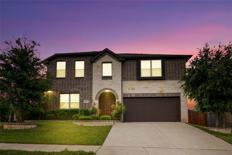 801 Oriel Circle, Fort Worth TX 76036 - Photo 2