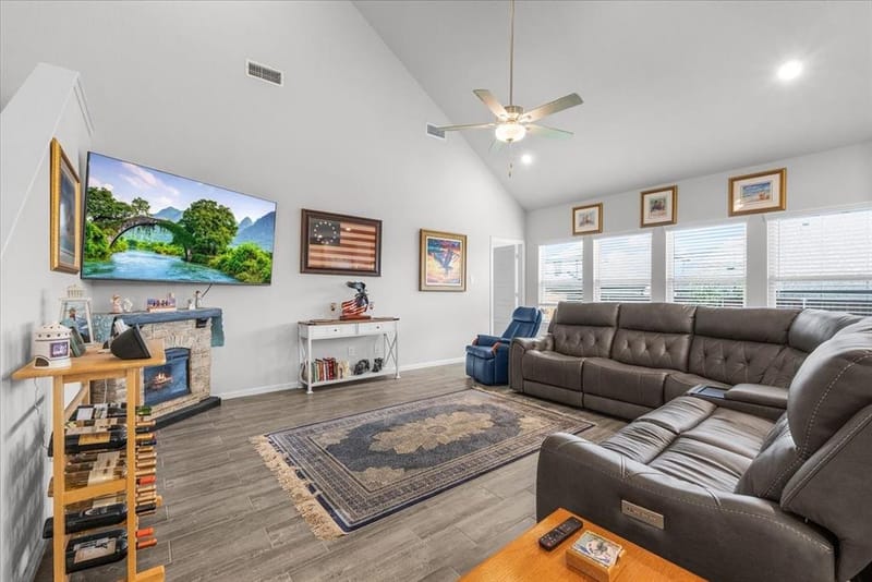 305 Laurel Drive, Justin TX 76247 - Photo 11