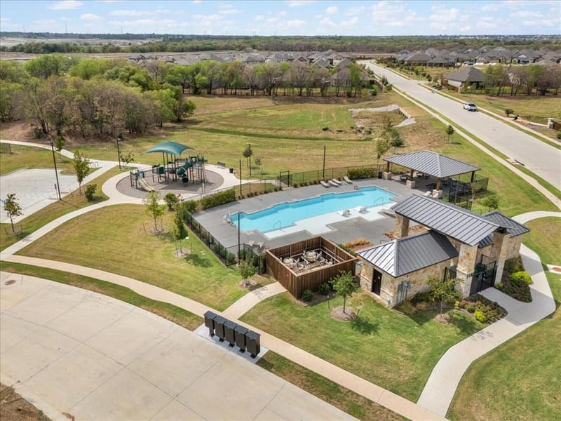 305 Laurel Drive, Justin TX 76247 - Photo 31