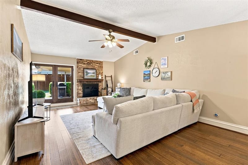 216 Old Hickory Drive, Irving TX 75060 - Photo 6