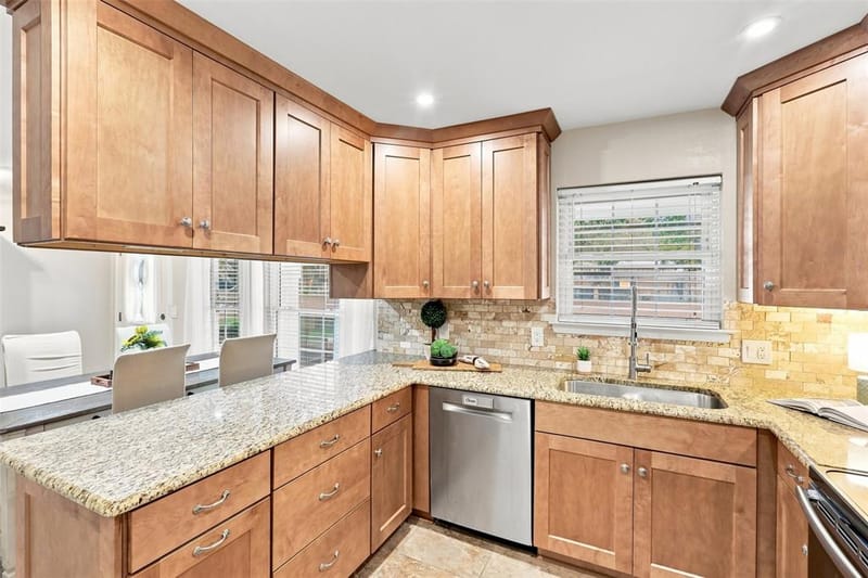 216 Old Hickory Drive, Irving TX 75060 - Photo 16