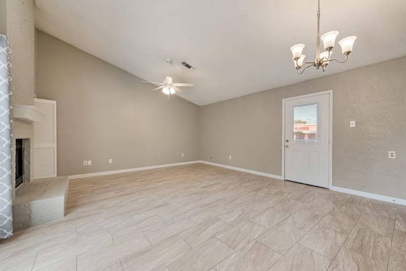 905 Cedarland Boulevard, Arlington TX 76011 - Photo 5