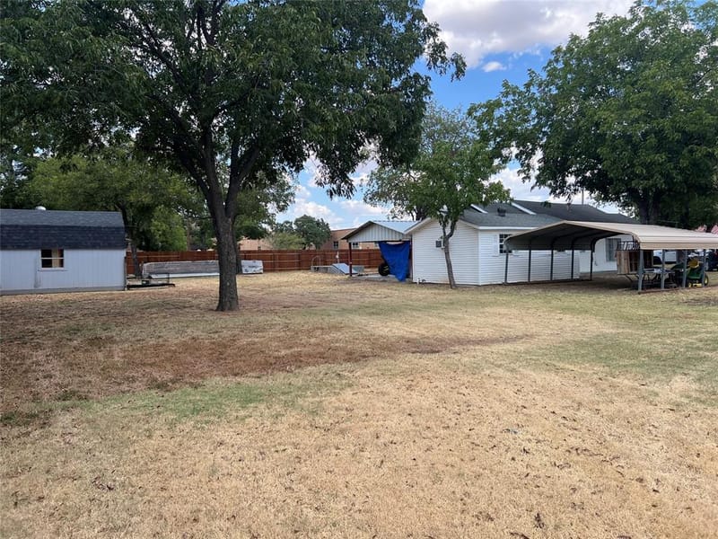 406 Broad Street, Nocona TX 76255 - Photo 23