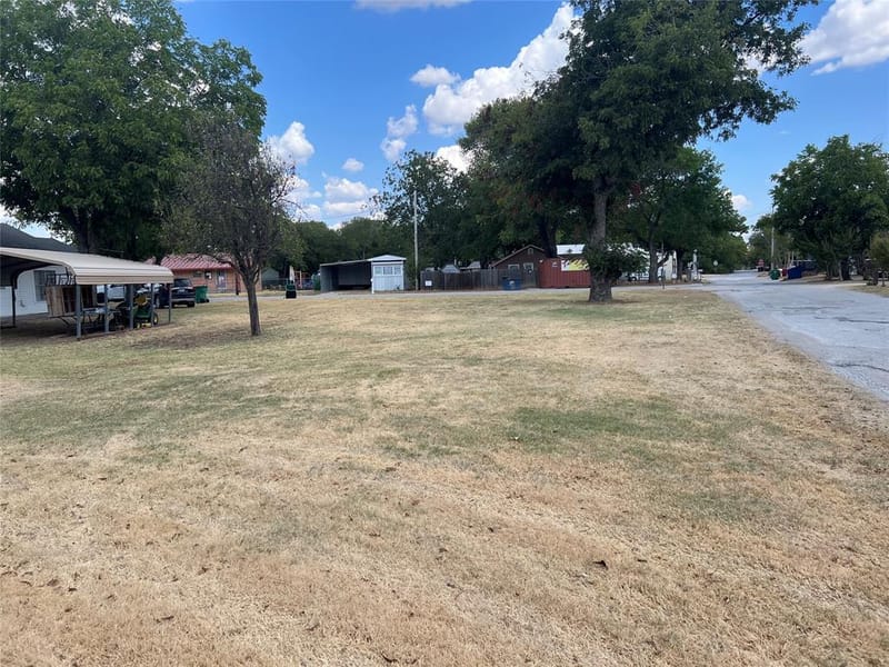 406 Broad Street, Nocona TX 76255 - Photo 22