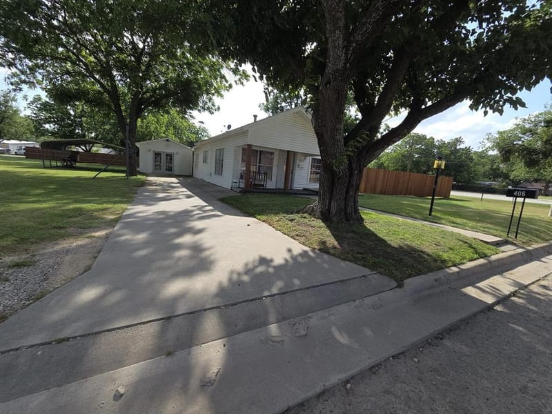 406 Broad Street, Nocona TX 76255