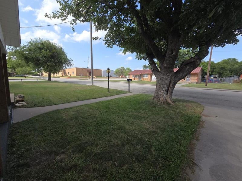 406 Broad Street, Nocona TX 76255 - Photo 20