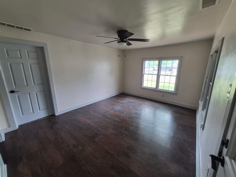 406 Broad Street, Nocona TX 76255 - Photo 9