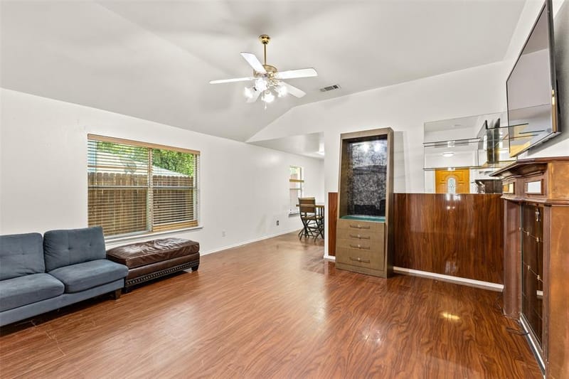4012 Whitby Avenue, Dallas TX 75237 - Photo 6