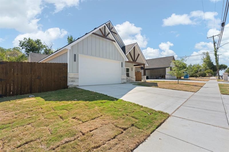 809 Tierney Road, Fort Worth TX 76112 - Photo 3