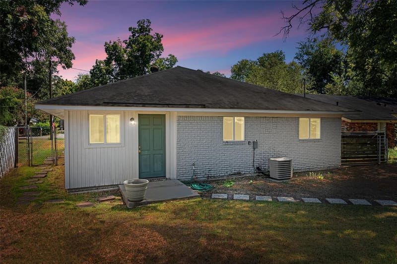 4842 Dixie Garden Loop, Shreveport LA 71105 - Photo 2