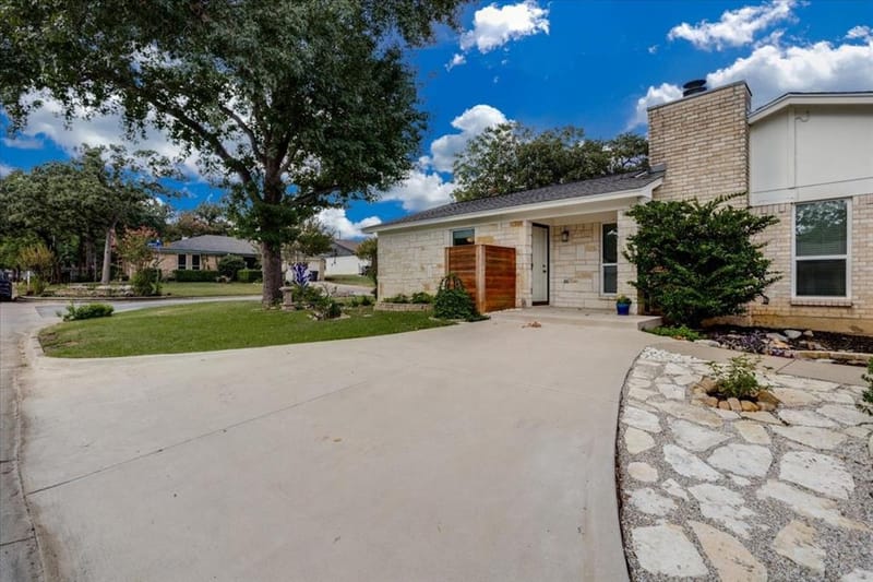 4101 Chipwood Court, Arlington TX 76017 - Photo 3