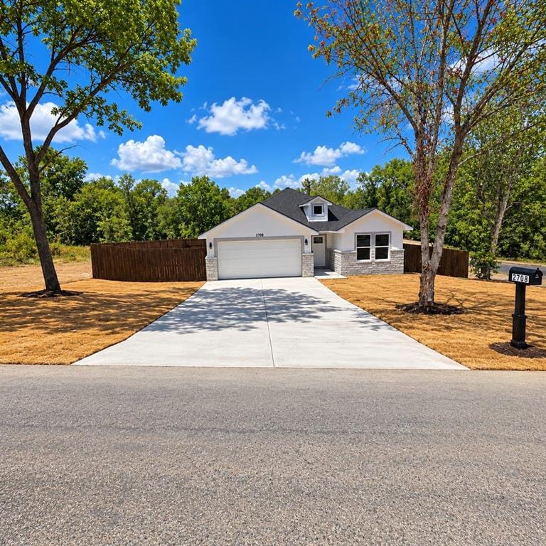 2708 Beechwood Street, Granbury TX 76048 - Photo 2