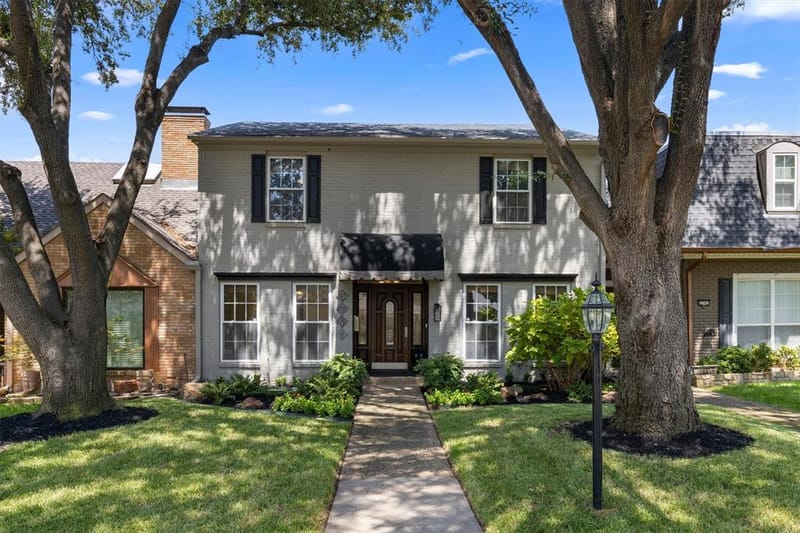 3741 Weeburn Drive, Dallas TX 75229 - Photo 2